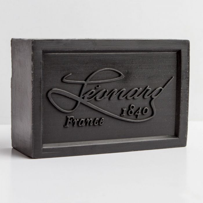 Мыло для кистей и рук LEONARD BLACK SOAP в картонной коробке 150 гр