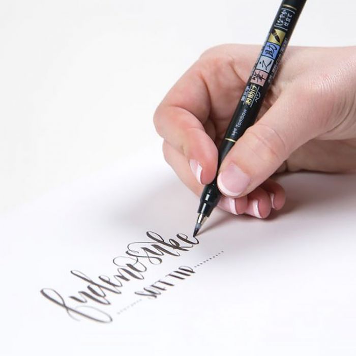 Ручка кисть Tombow Fudenosuke Brush Pen с гибким наконечником (Flexible)