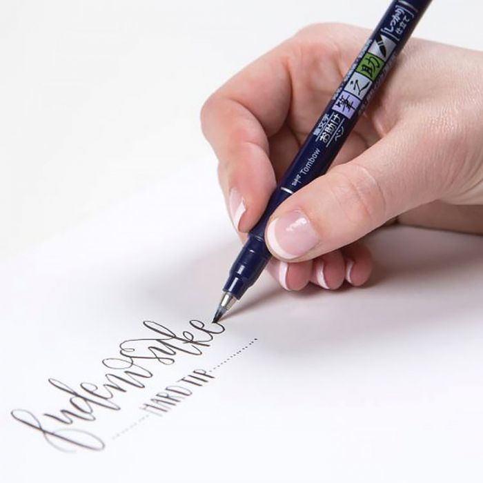 Ручка кисть Tombow Fudenosuke Brush Pen с твердым наконечником (Hard tip)