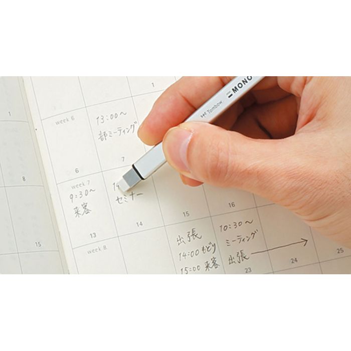 Металлическая ручка ластик Tombow Mono Zero с прямоугольным стержнем наконечником 2.5 х 5 мм. Цвет Silver