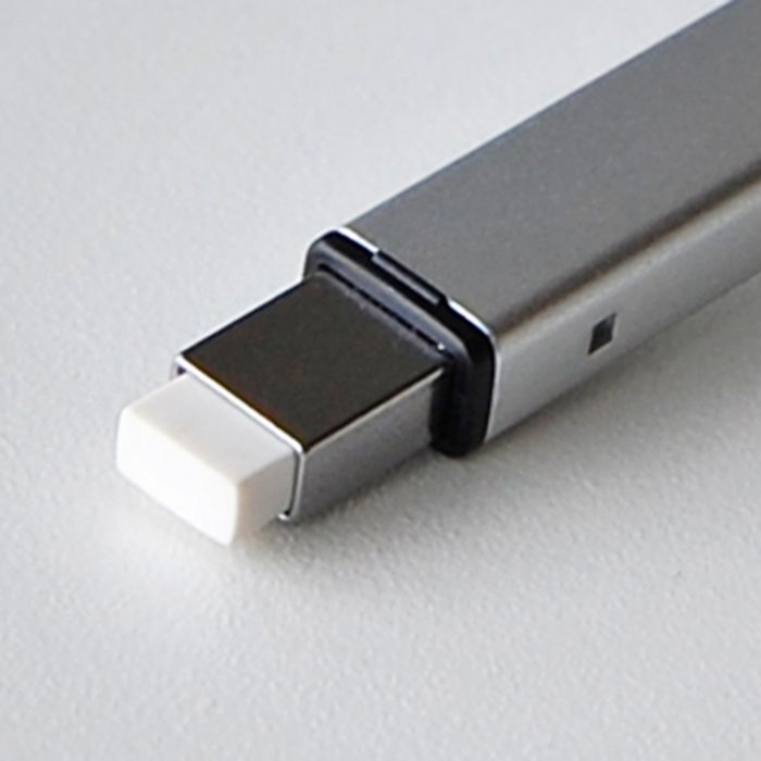Металлическая ручка ластик Tombow Mono Zero с прямоугольным стержнем наконечником 2.5 х 5 мм. Цвет Blue